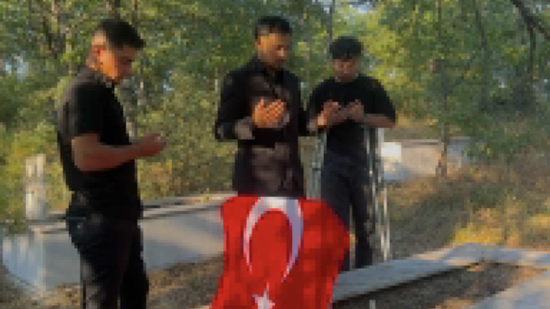Türk Sahası Hareketi şehitlikte dua ile başladı 