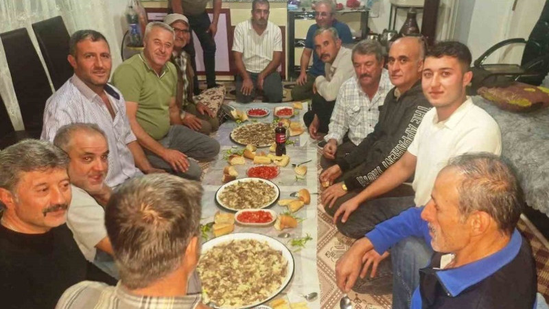   Avcılar tavşan etli tirit sofrasında buluştu