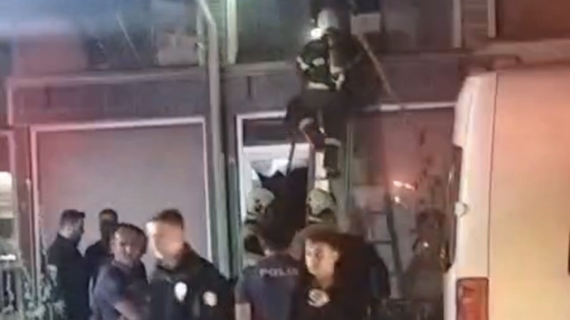 Beyazeşya servisinde yangın 