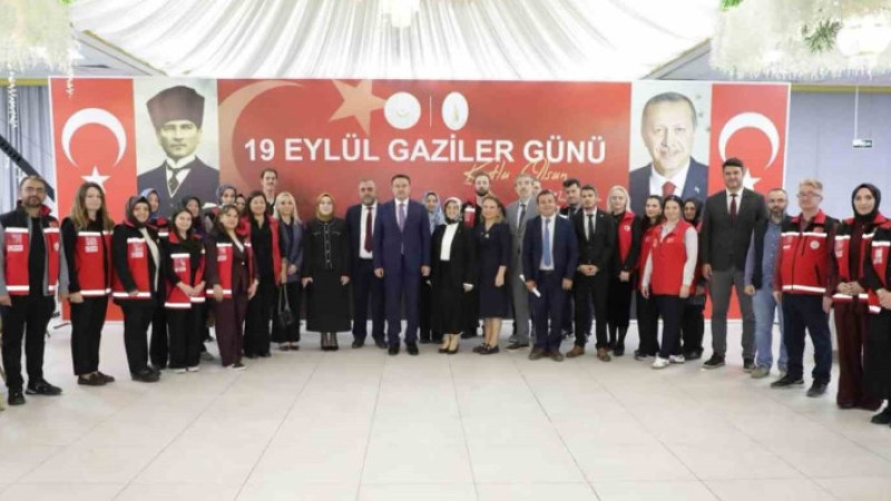 Kütahya’da şehit aileleri ve gaziler onuruna yemek programı düzenlendi