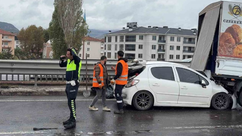 Kütahya’da zincirleme trafik kazası: 1 yaralı