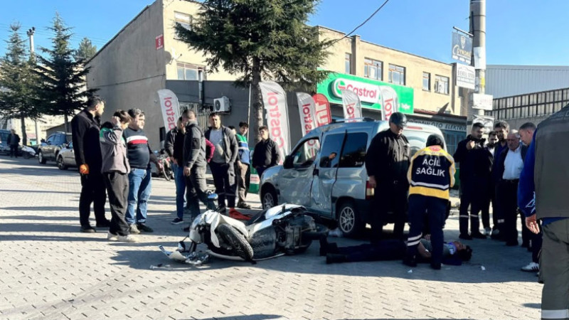 Tavşanlı'da otomobil ile motosiklet çarpıştı